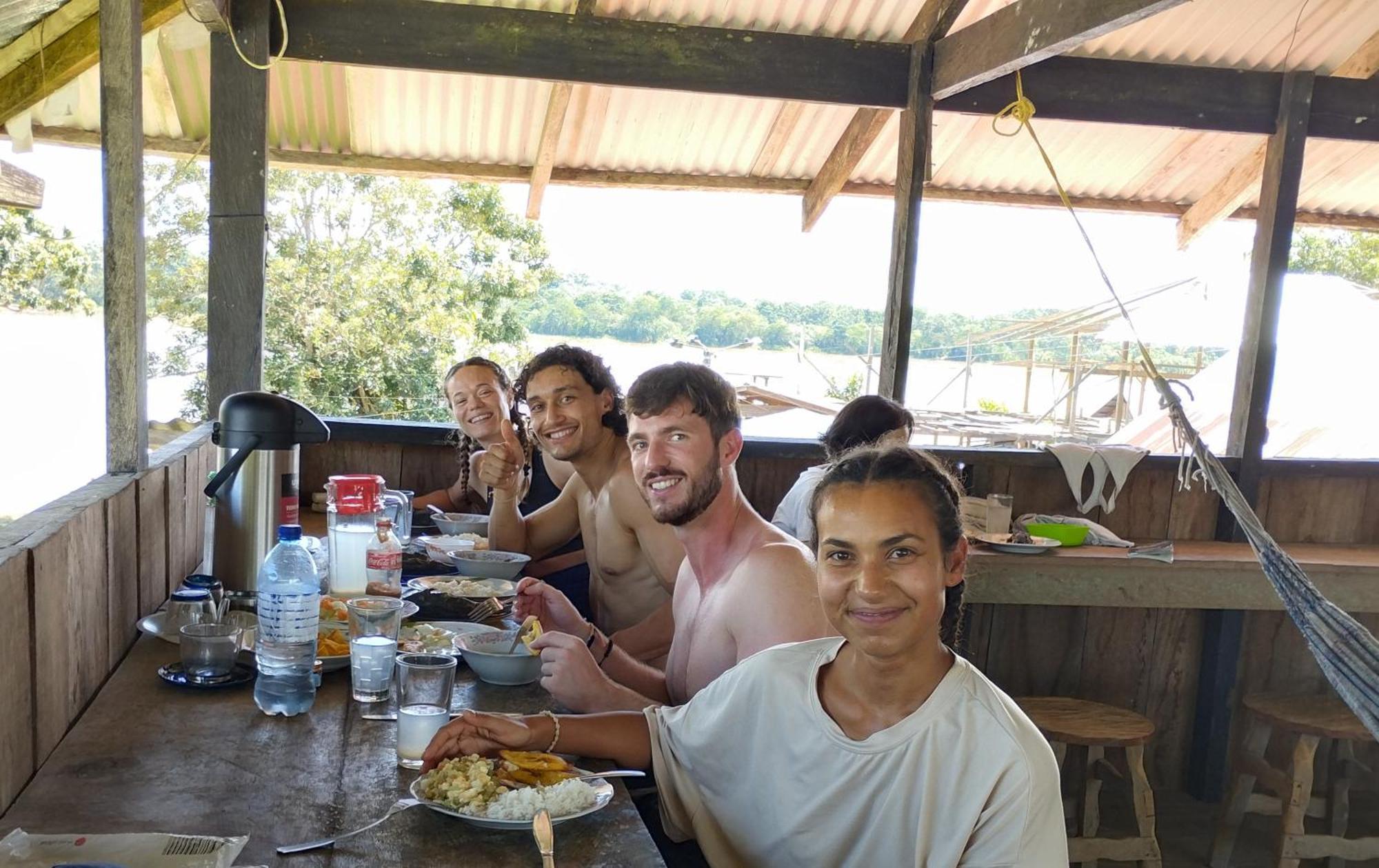 Hospedaje Y Tours Reina Arriera Amazonas Colombia Macedonia Extérieur photo